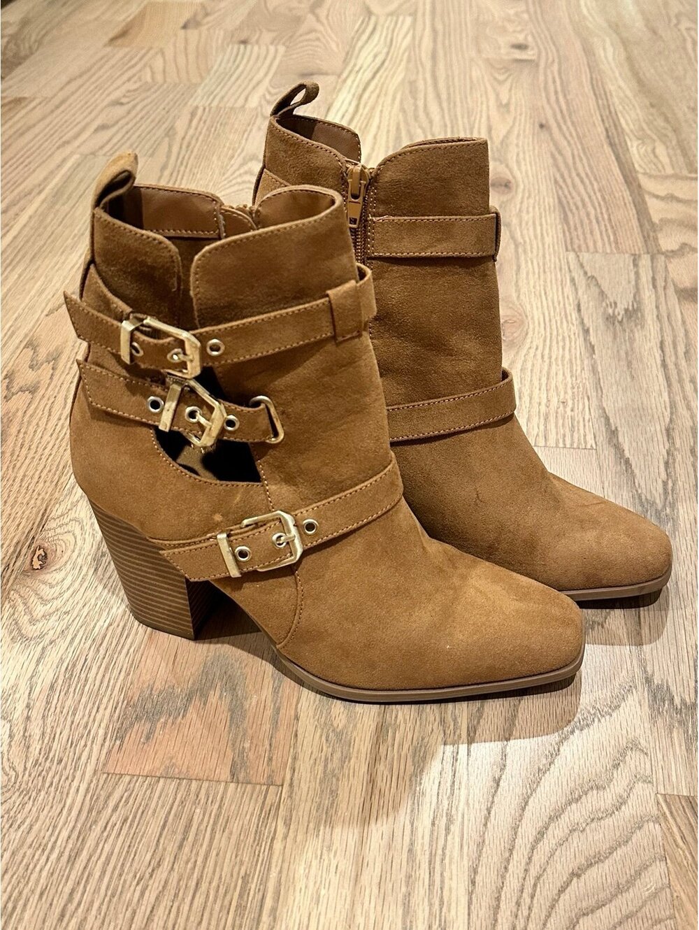 Wonderly Cognac Suede Square-Toe Bootie Sz 9.5